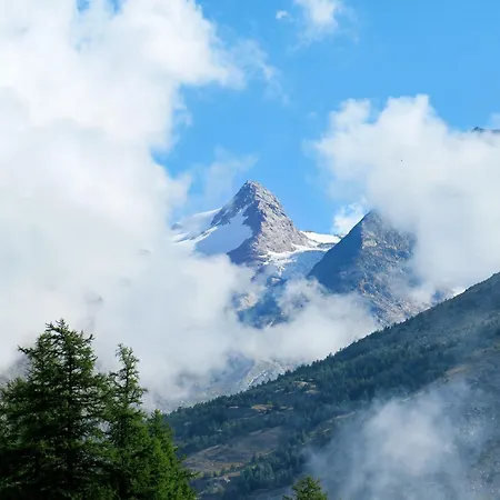 Chateau A-3 By Interhome Apartmán